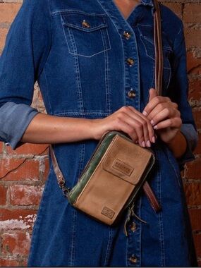 Bed Stu Alelike Crossbody Phone Bag